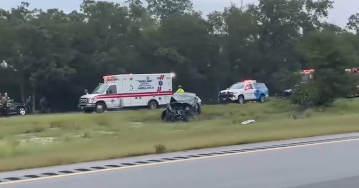 Tesla confirms Autopilot/FSD was ‘engaged’ when car crossed a median and killed a man