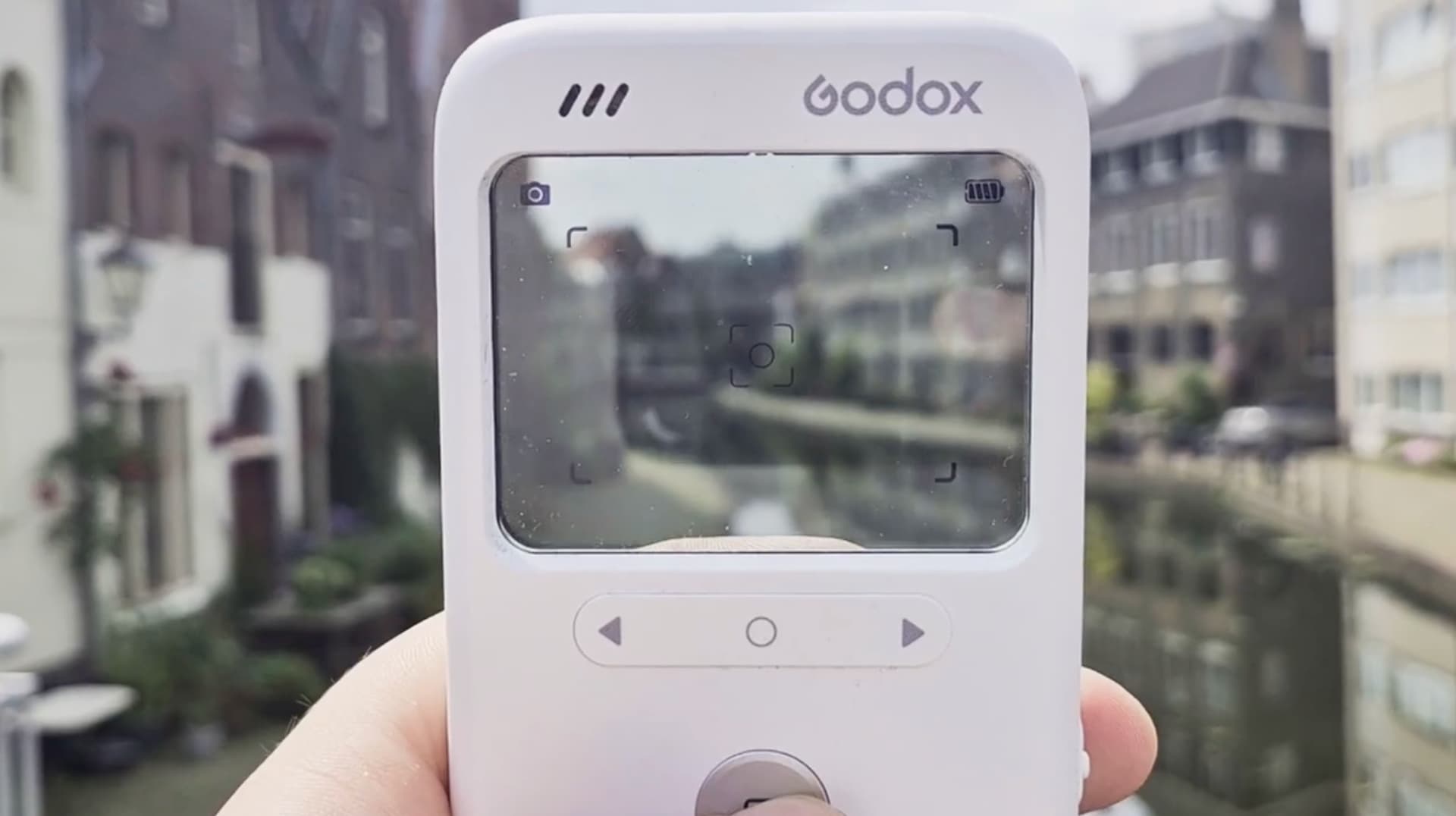 Godox C100 review: camera and light meter in one