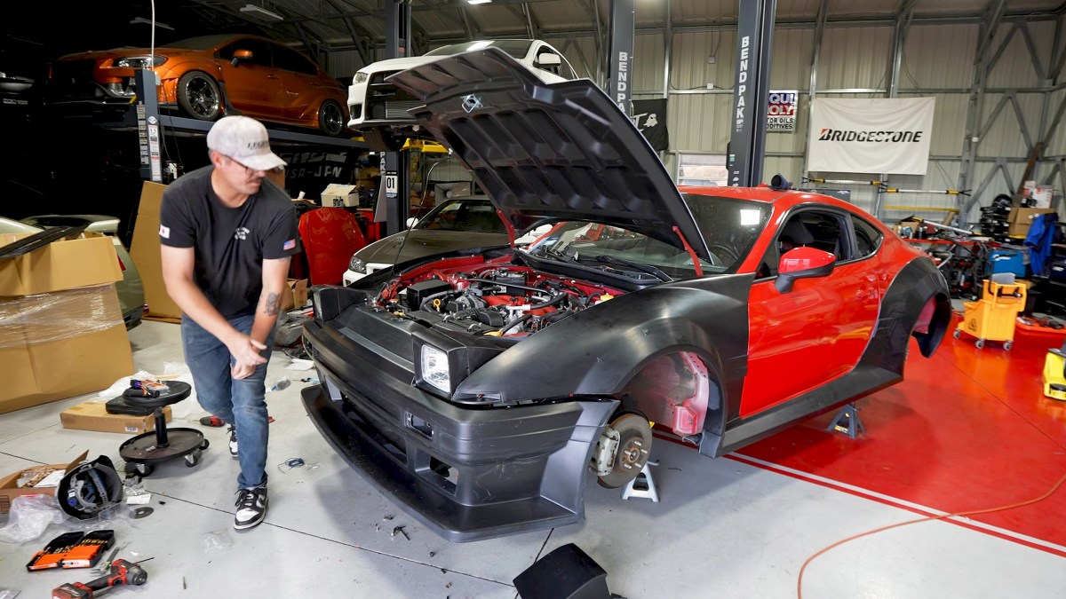 Turns Out That Retro Pop-Up Headlight Kit for the Toyota 86 Is a Breeze to Install