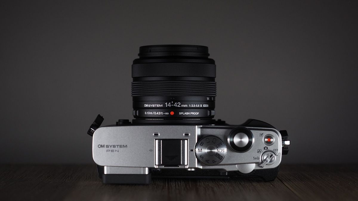 “One of the most beautiful cameras,” this retro mirrorless has jumped to the top of the trends in Japan