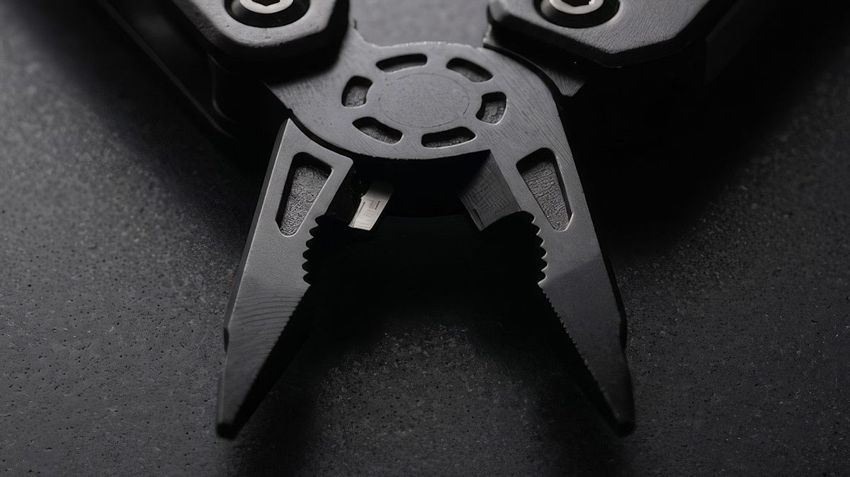 There’s a Leatherman EDC multitool rival that’s cheaper and also more mysterious in its stealth colourway