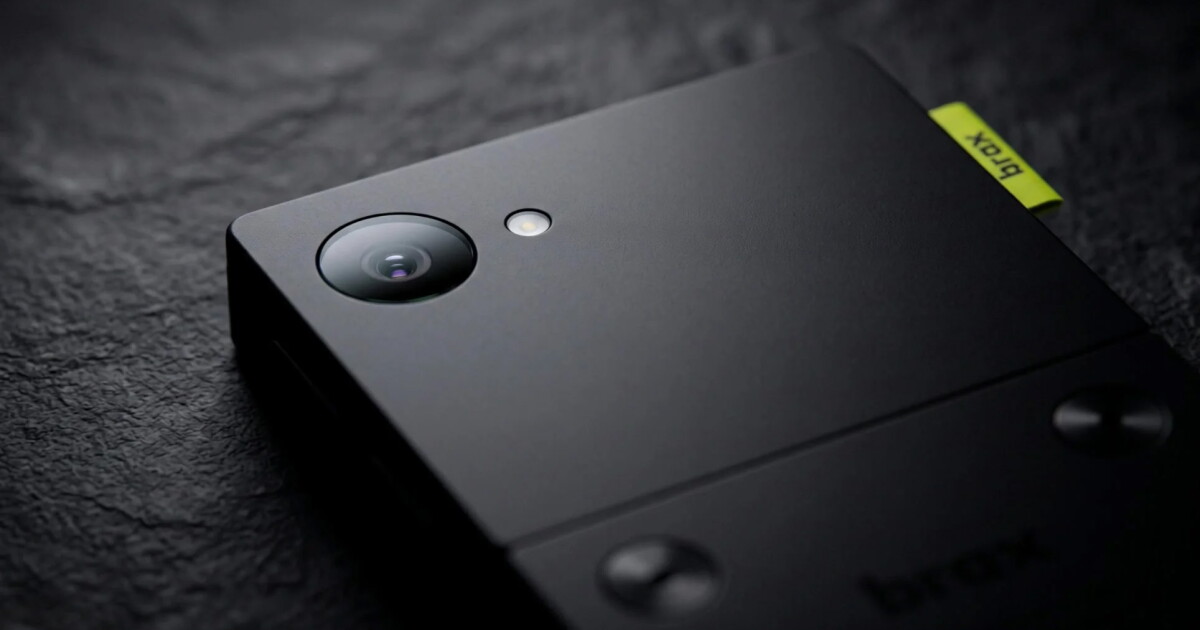 Modular phone promises total privacy at the flick of a switch