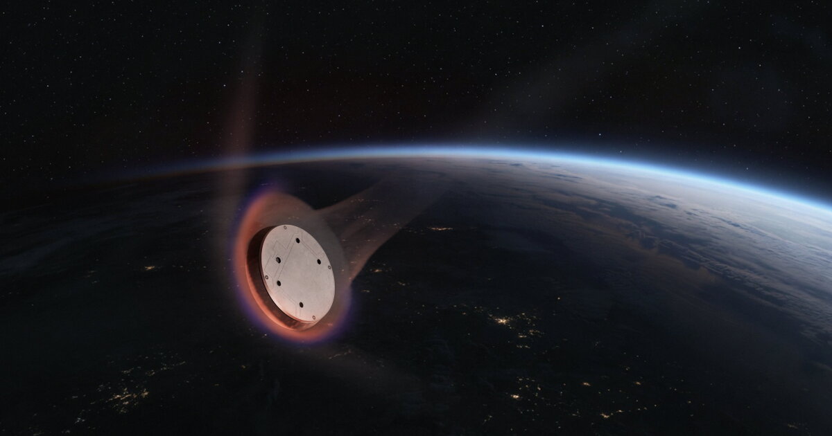 Space-age manna: USAF & SpaceX drop survival kit from orbit