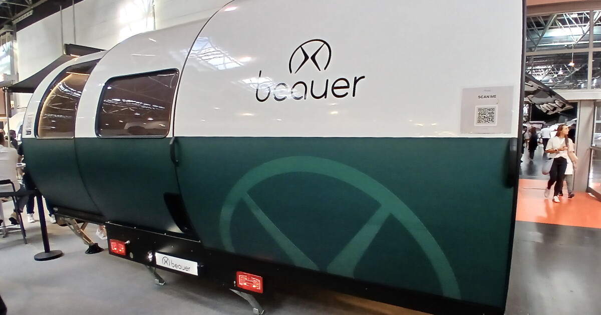 Sneaky telescoping capsule camper triples into 8-person vacation cabin
