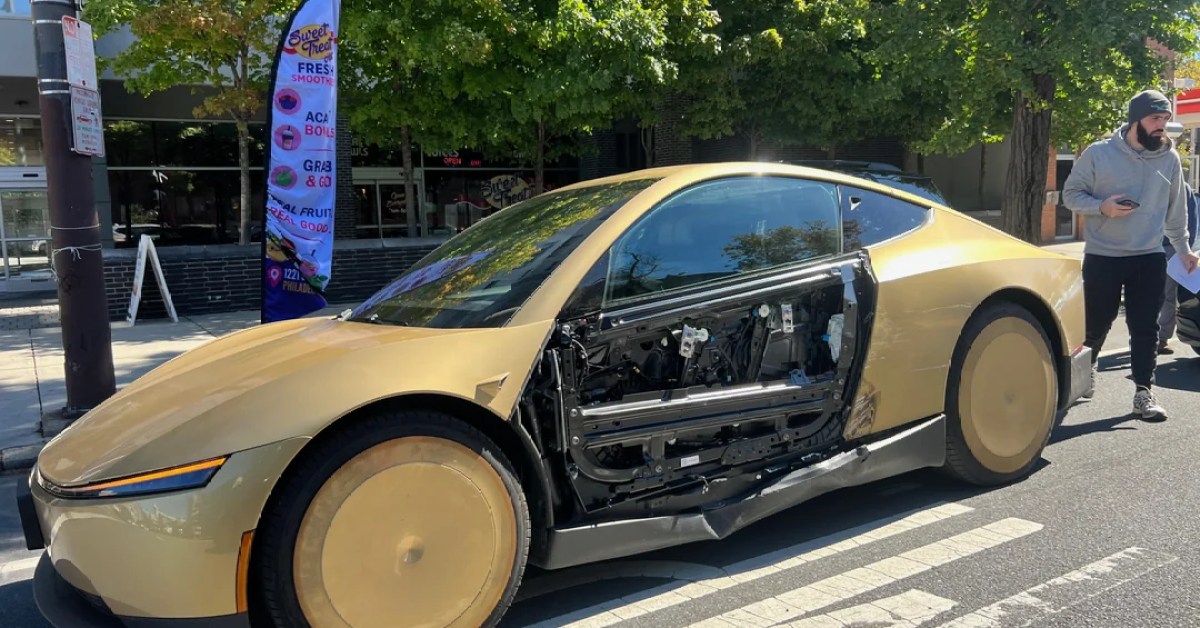 Tesla Cybercab loses its entire door panel in a Philadelphia crash