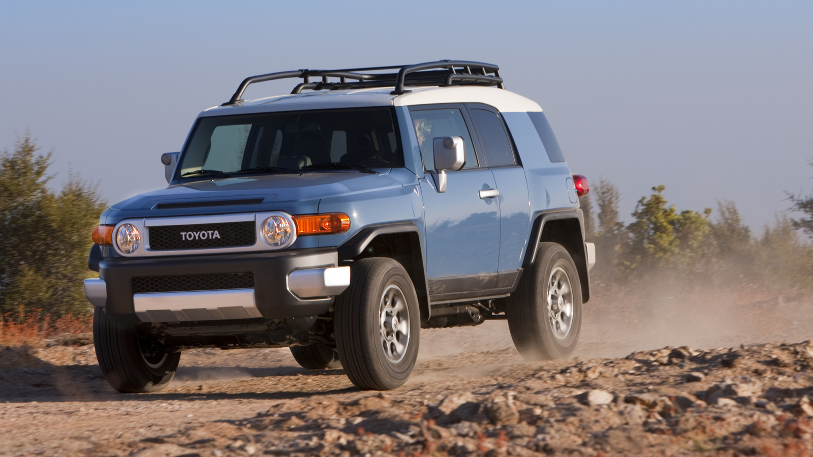 5 Toyota Vehicles Powered By The FJ Cruiser’s V6 Engine – SlashGear