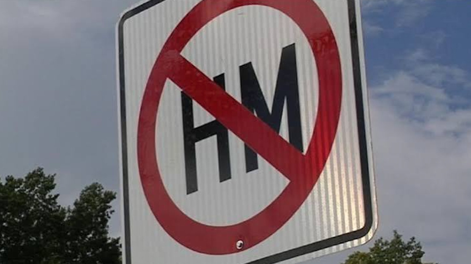 What Does ‘No HM’ Mean On A Road Sign? – SlashGear
