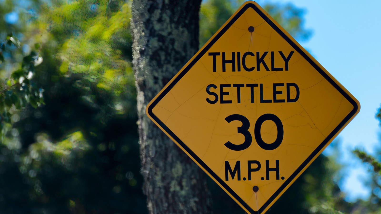 What Does A Road Sign That Says ‘Thickly Settled’ Mean? – SlashGear