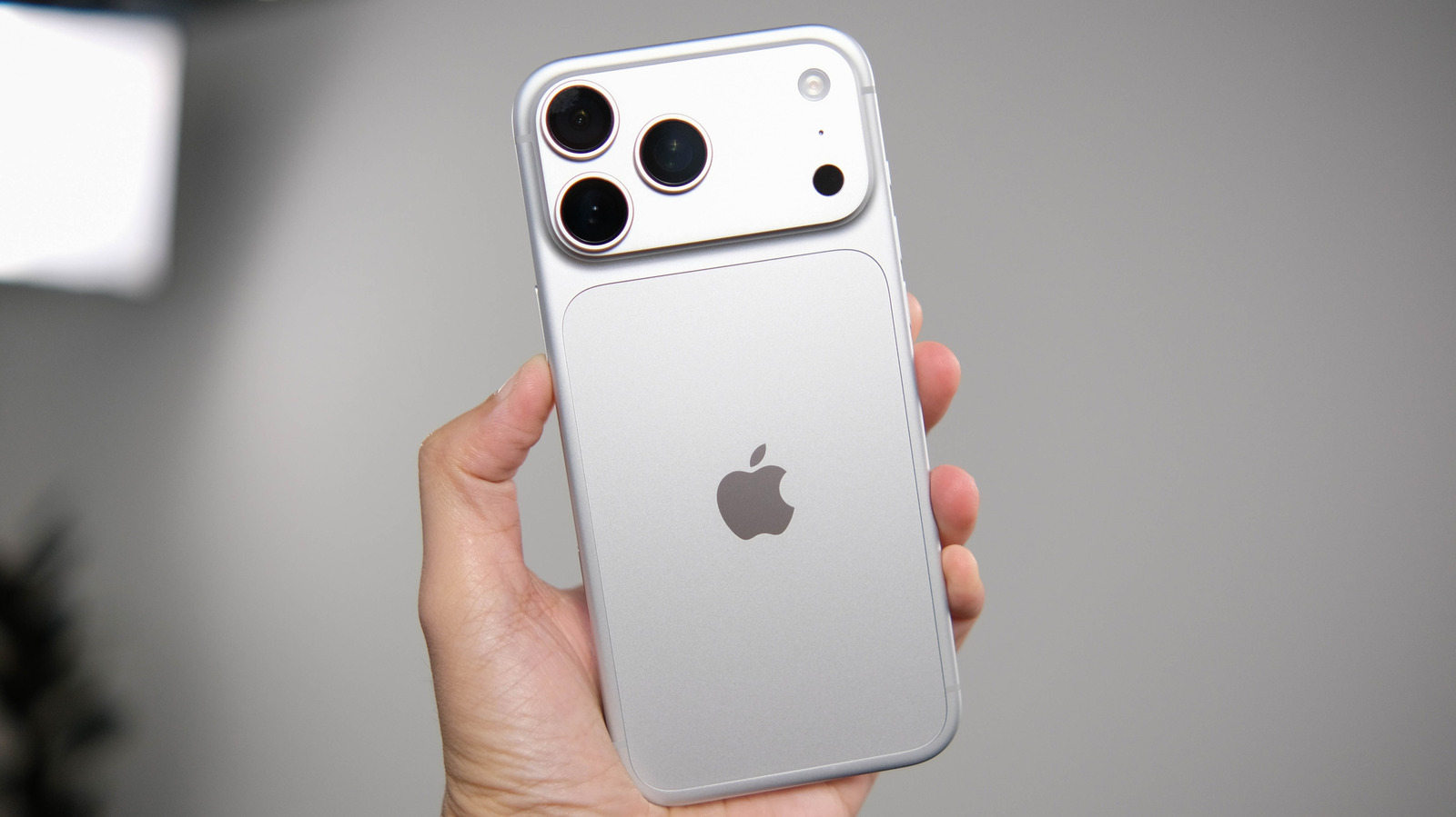4 iPhone 18 Pro Upgrades That Are Bigger Than You Might Realize – SlashGear