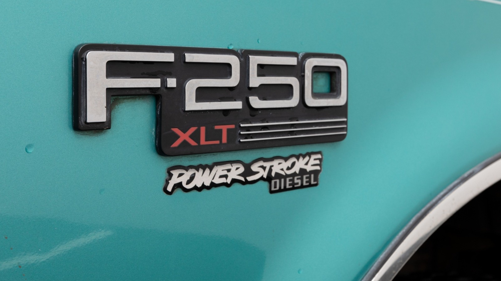 6.0 Vs. 7.3 Powerstroke: How Do The Diesel Engines Compare? – SlashGear