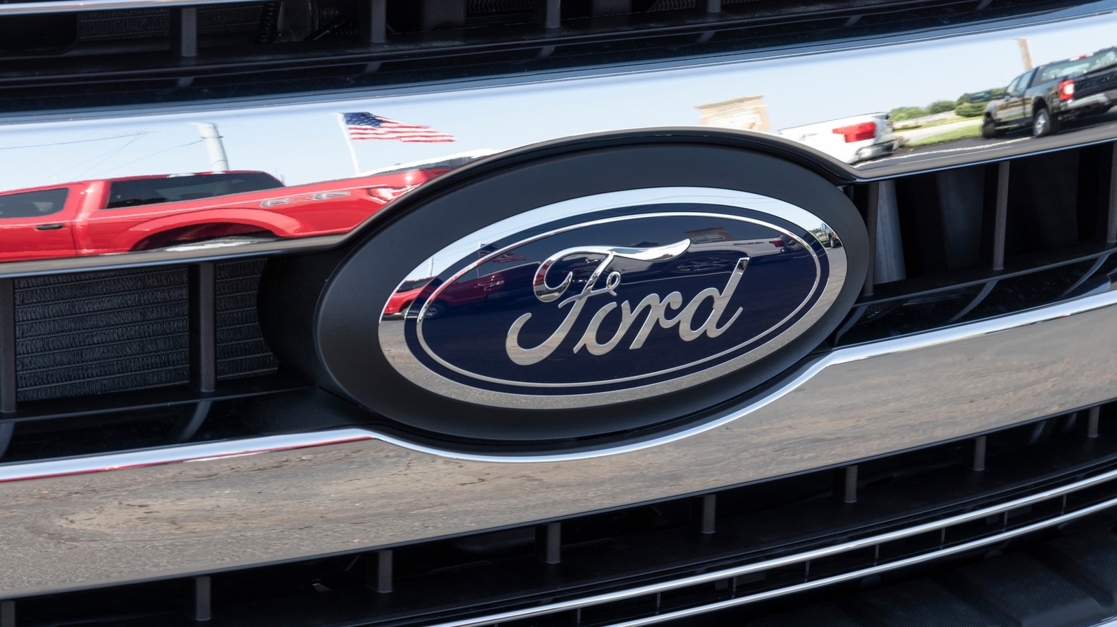 Ford’s New F-150 Paint Option Will Give ’70s & ’80s Truck Lovers Serious Nostalgia – SlashGear
