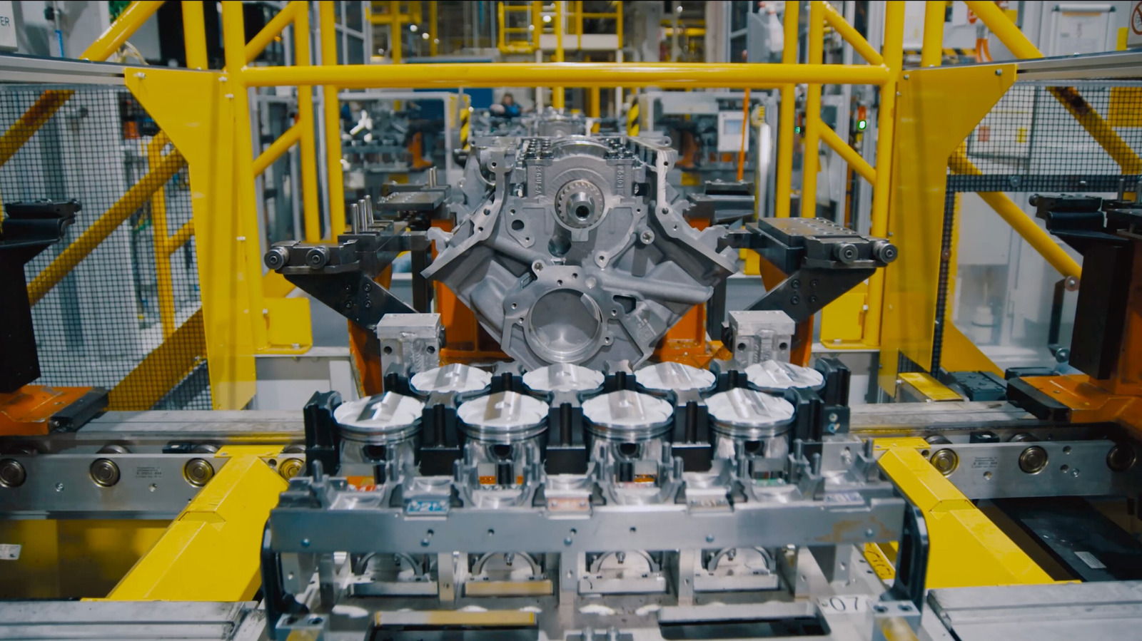Ford’s Cheapest V8 Engine Isn’t In A Mustang – SlashGear