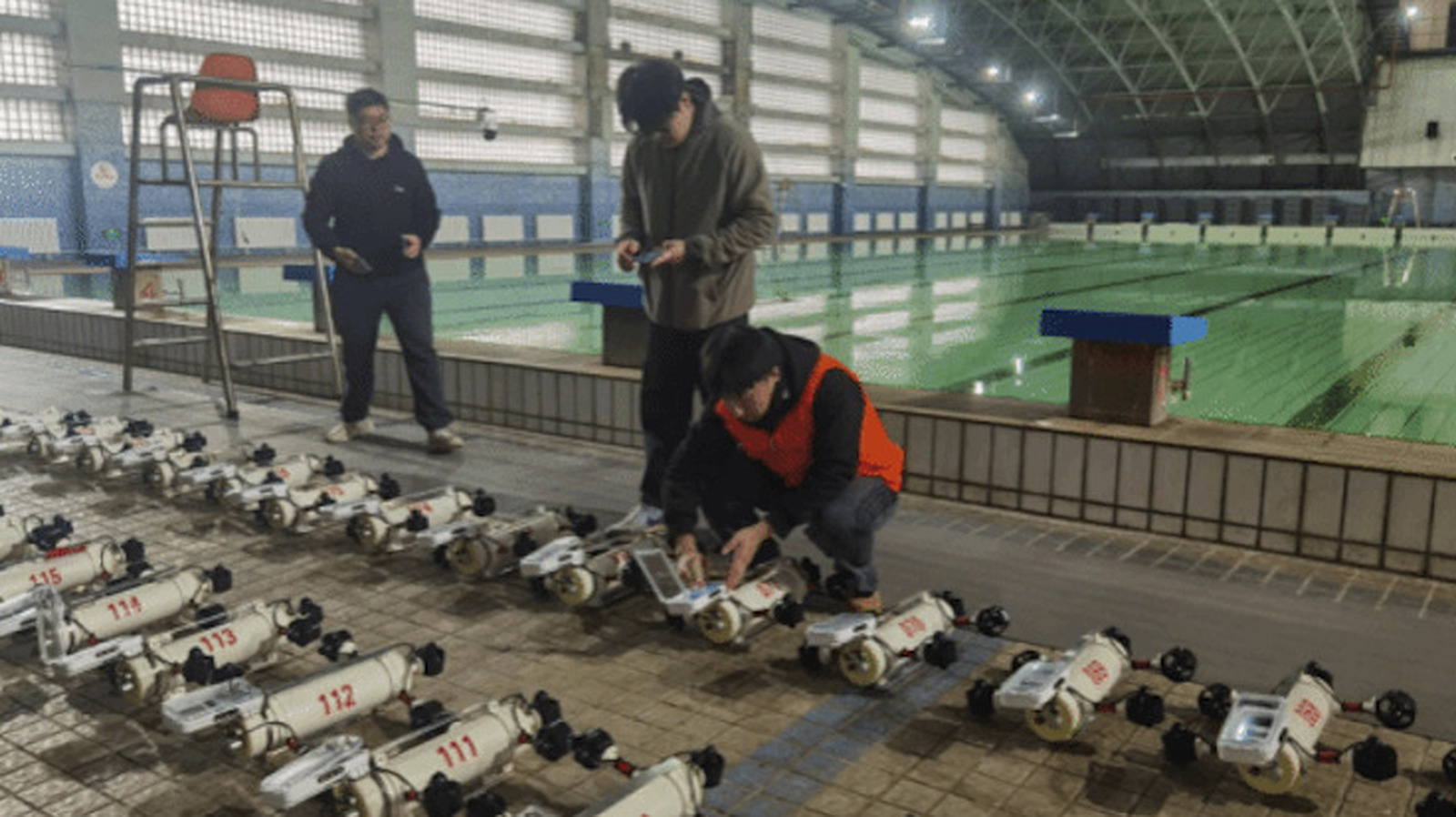 Chinese Team Earns New World Record Using A Swarm Of More Than A Hundred Drones – SlashGear