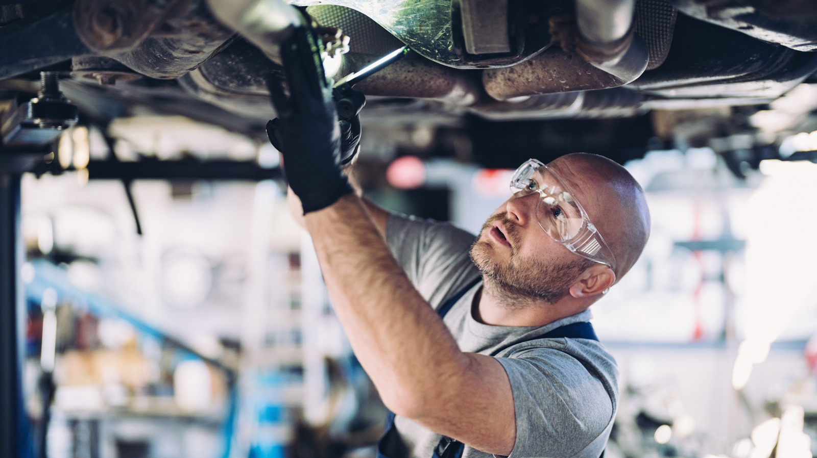 5 Red Flags Mechanics Can Spot In Seconds When Inspecting Your Car – SlashGear