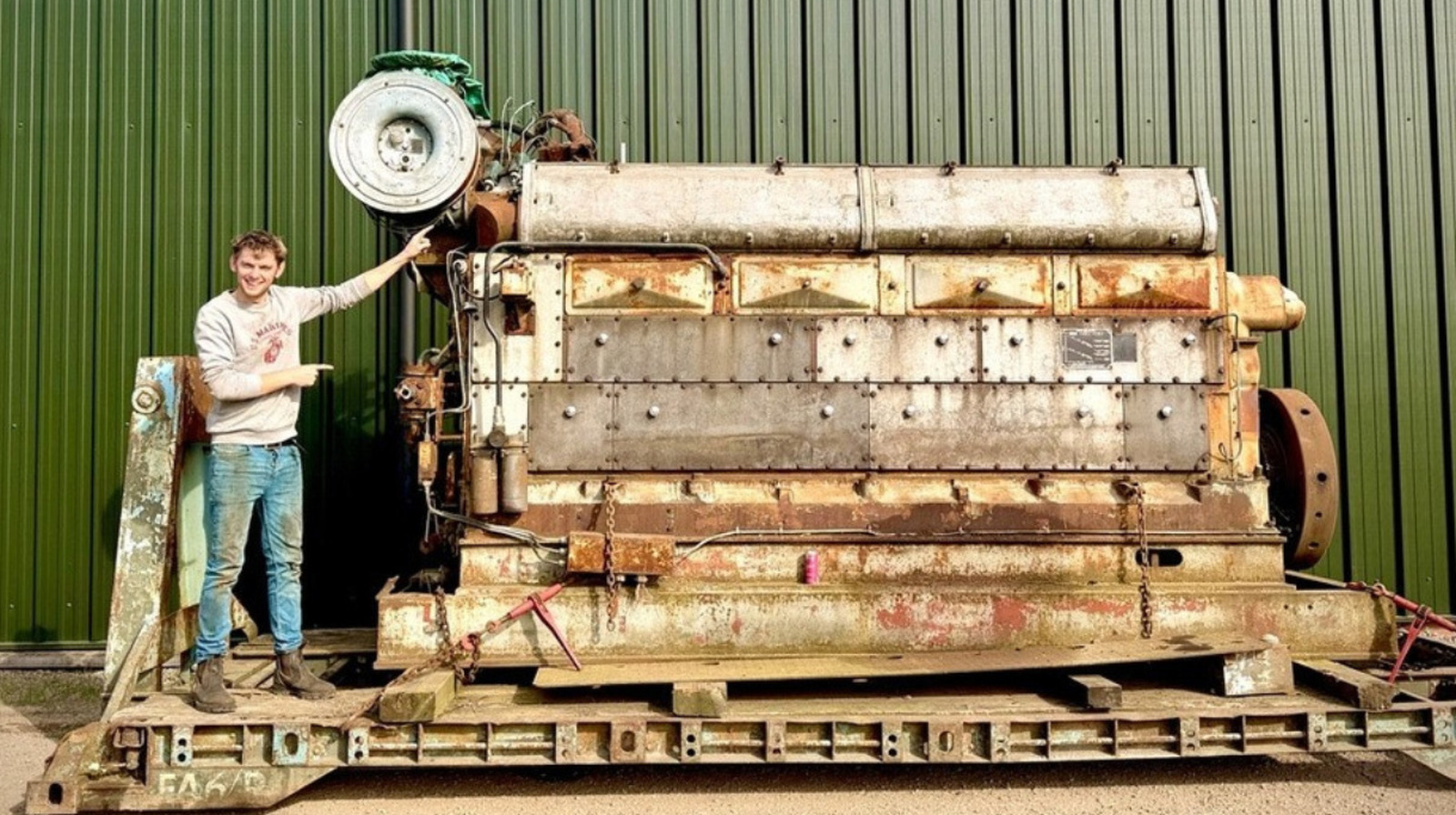 YouTuber Brings Giant 102.4 Liter Diesel Engine Back To Life After Years Of Rust & Inactivity – SlashGear
