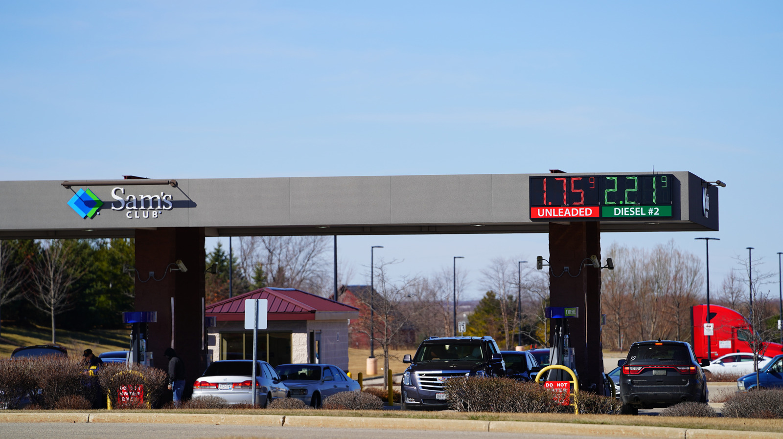 How Does Sam’s Club Keep Gas Prices Low Compared To Other Fuel Stations? – SlashGear