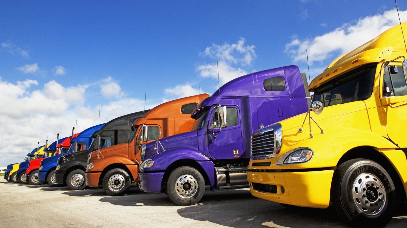 6 Of The Most Popular Semi-Truck Brands In America – SlashGear