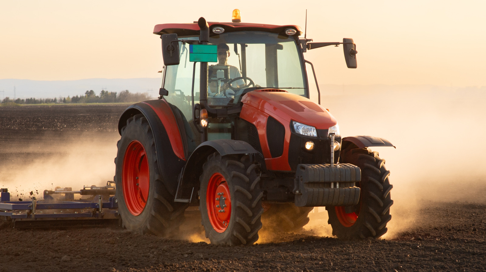 What Is The Best Thing To Clean A Tractor With? – SlashGear