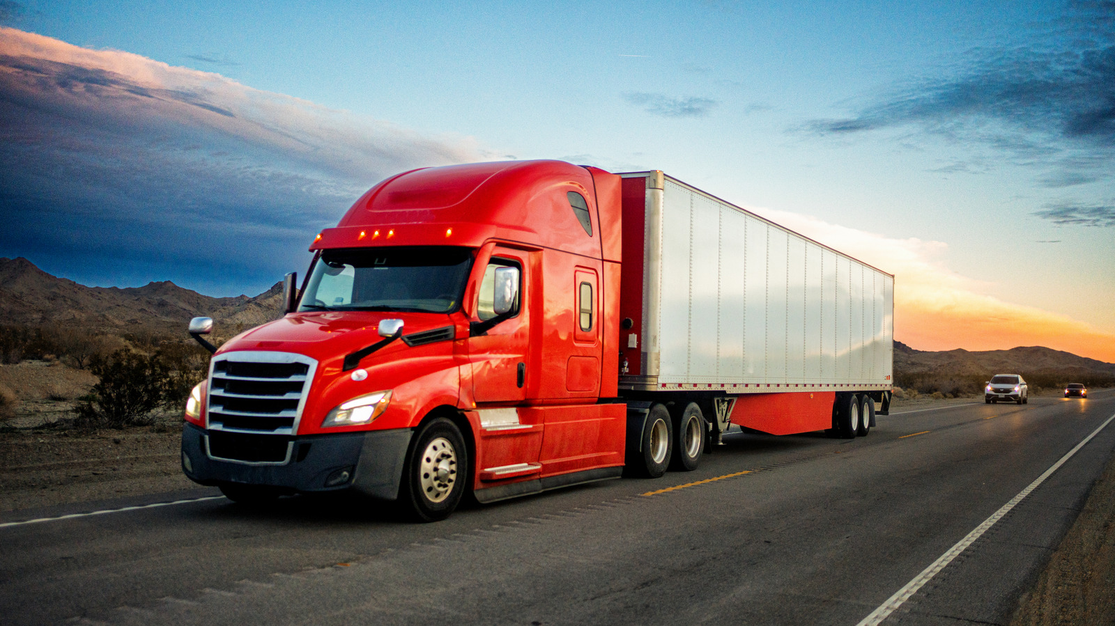 Trucker’s Traffic Stop Turns Into 72 Charges After Officer Sees The Plates – SlashGear