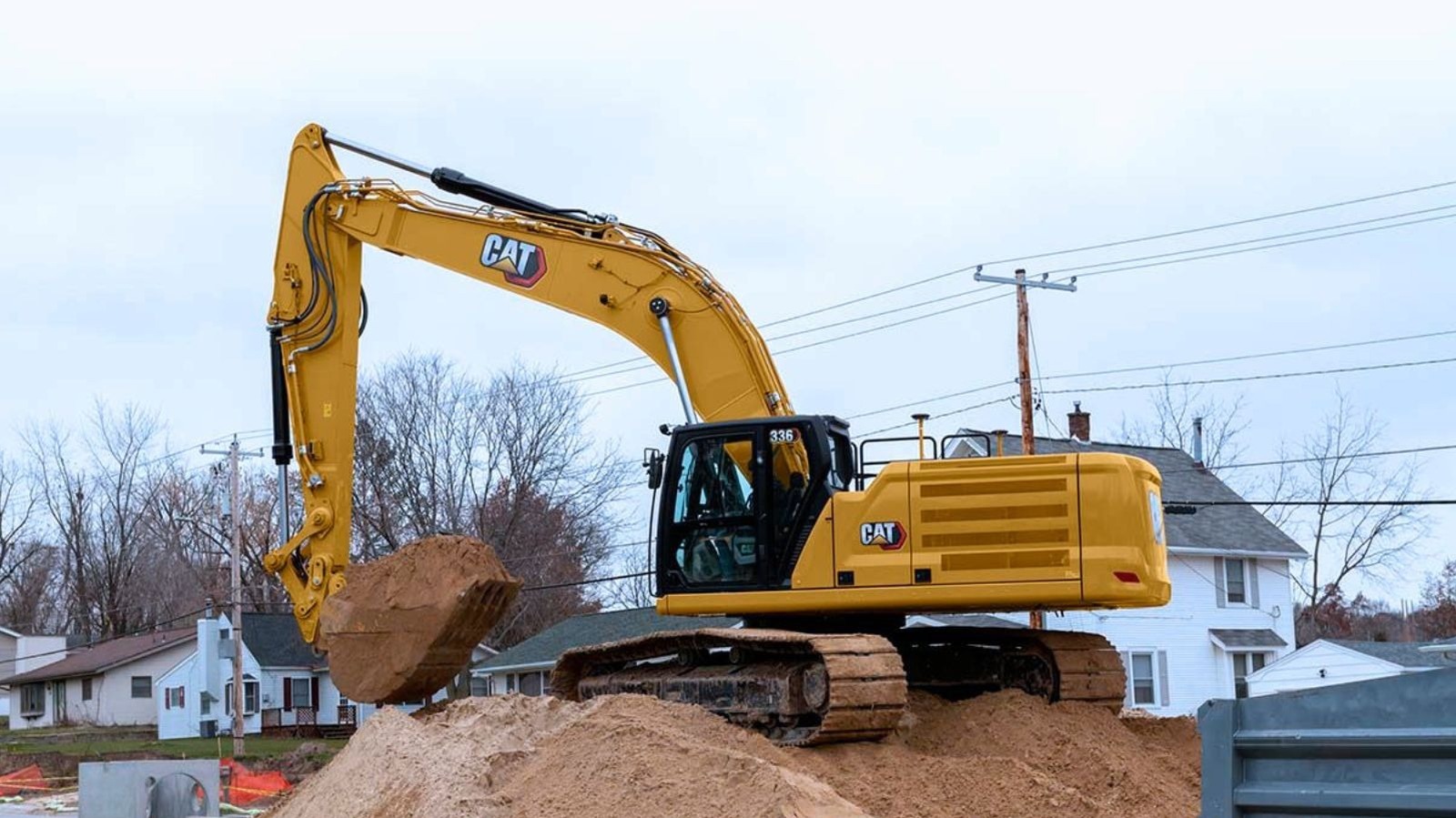 What License Do You Need To Operate Heavy Caterpillar Trucks And Machinery? – SlashGear