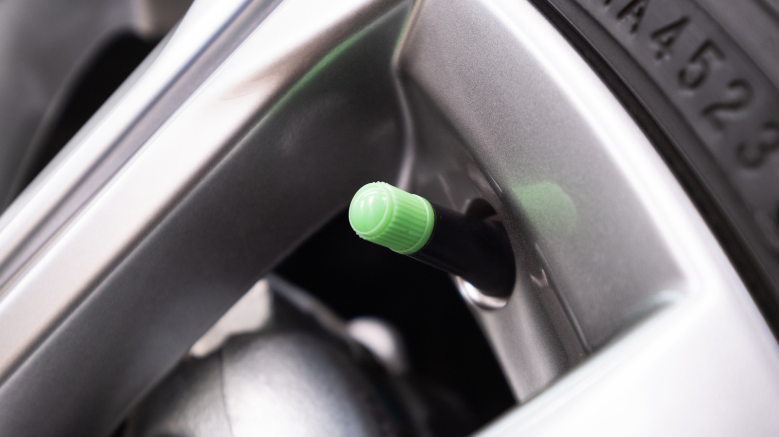 How Does Cold Weather Affect Nitrogen-Filled Tires? – SlashGear