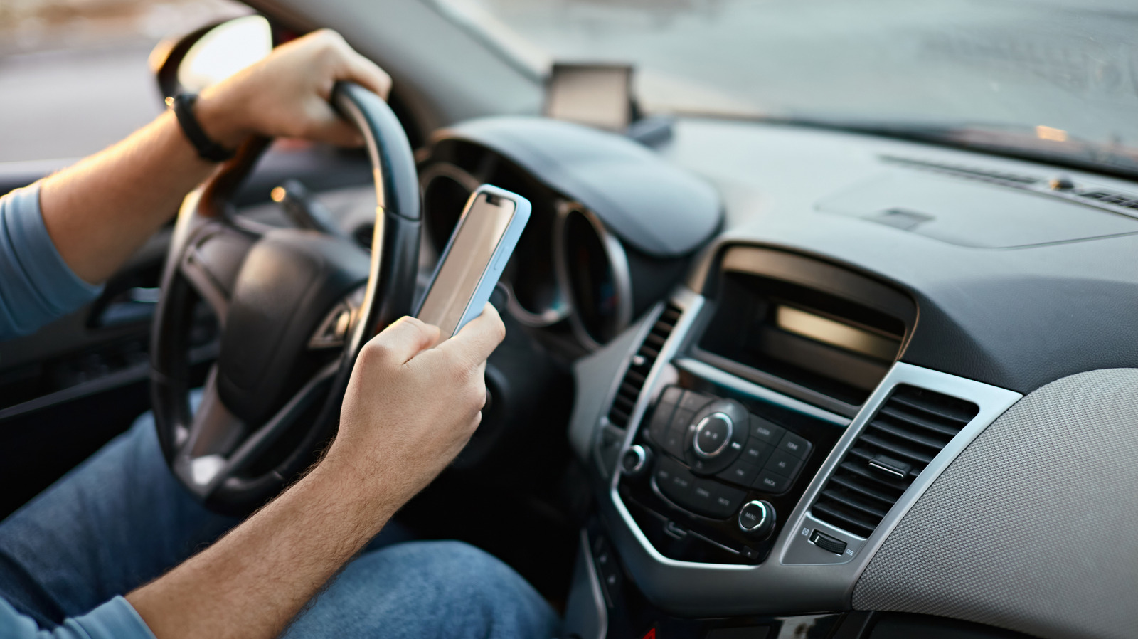 License Plate Readers Will Soon Be Able To Track Your Phone – Here’s How – SlashGear