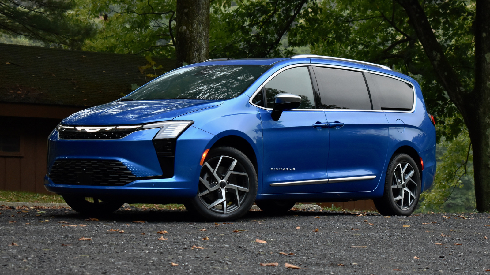 2027 Chrysler Pacifica Redesign Barely Qualifies, But I Think There’s An Upside – SlashGear