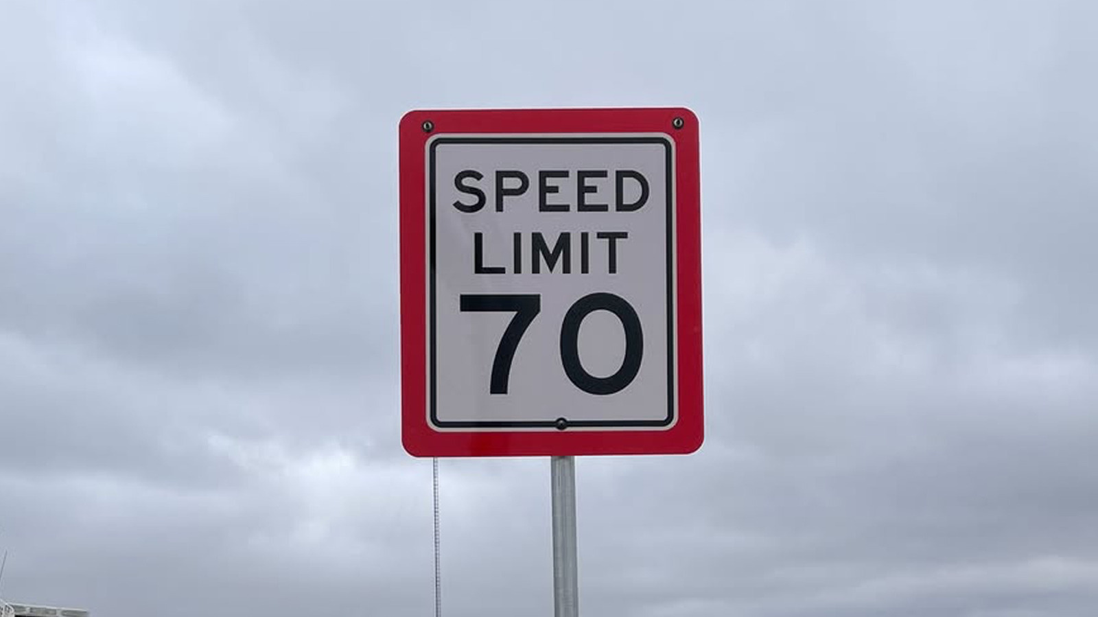 If You’ve Seen A Speed Limit Sign With A Red Border, Here’s What It Means – CarScoops