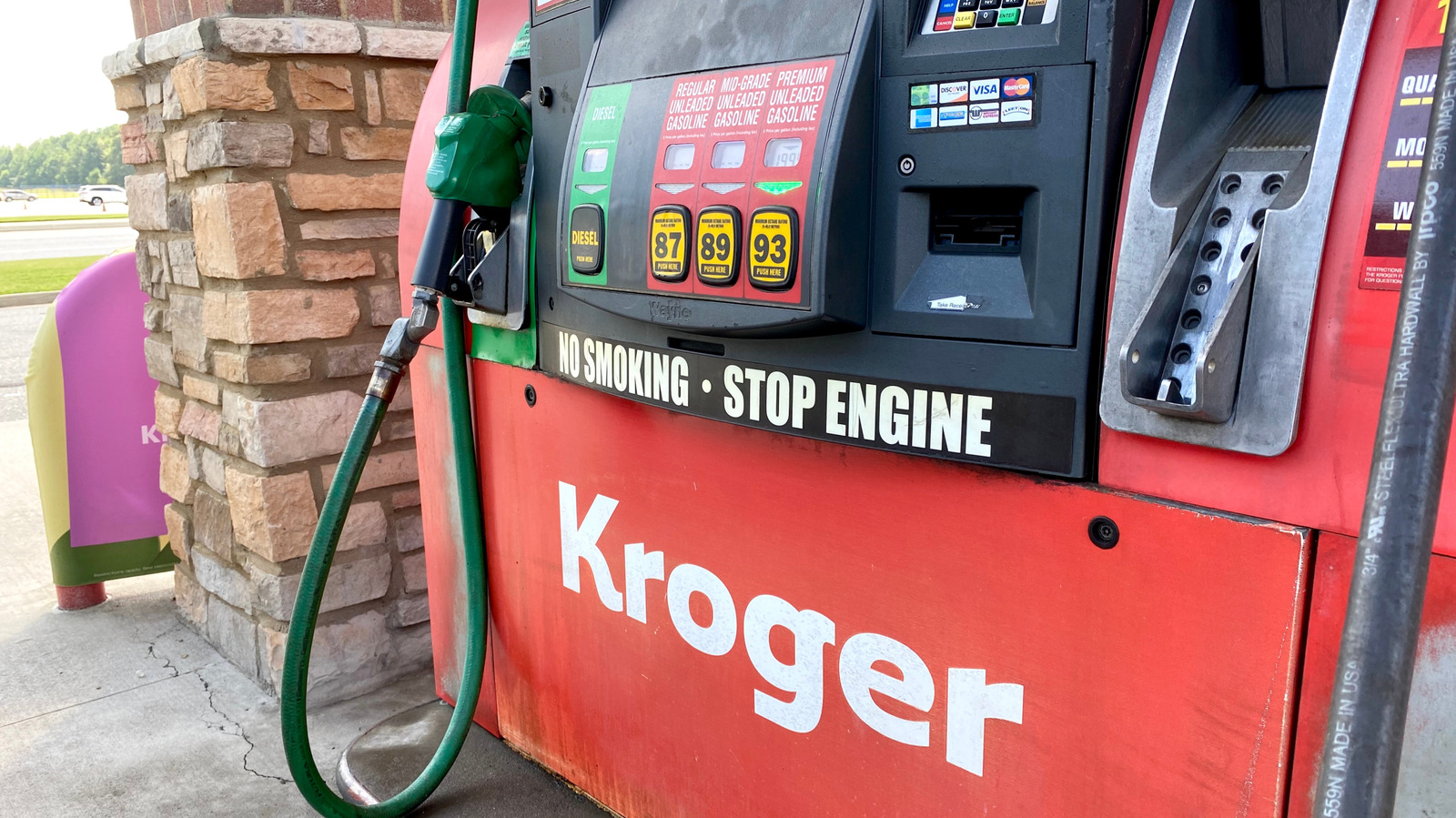 This Kroger Gas Discount Is Being Removed From Certain Shoppers At An Unfortunate Time – SlashGear