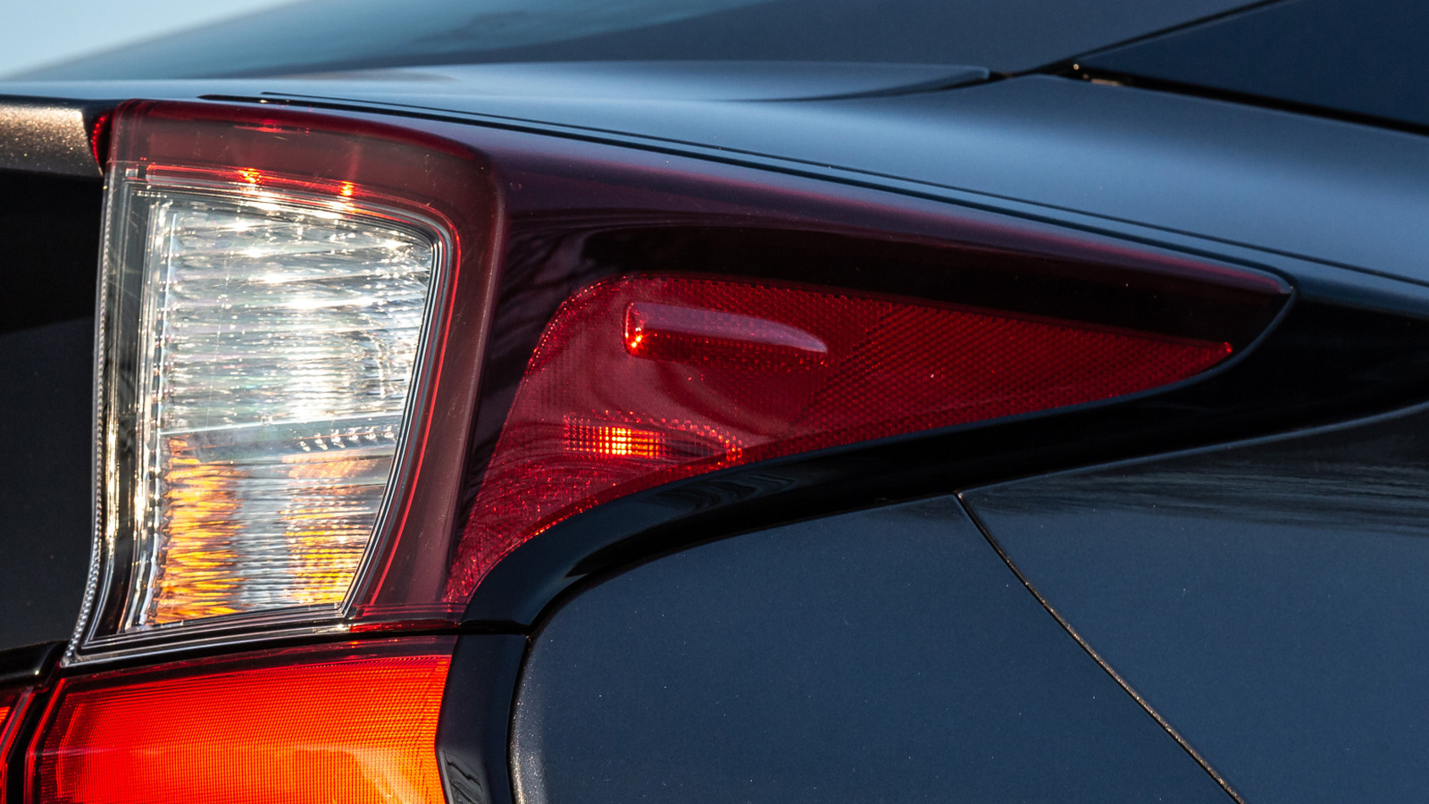 Why Do Some Modern Cars Have Tiny Fins On The Taillight? – SlashGear