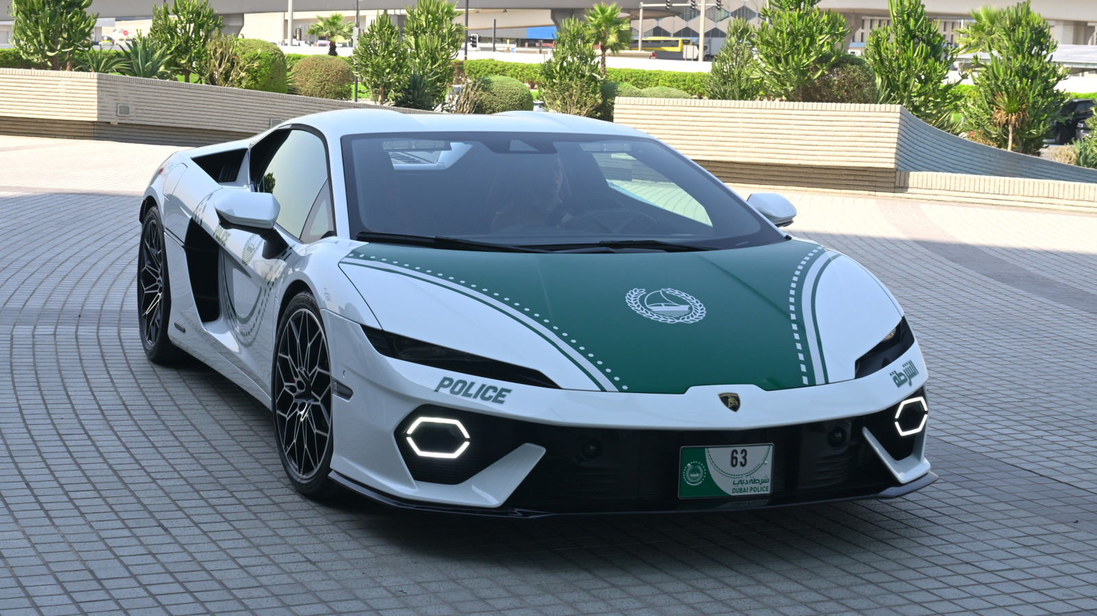 Dubai Police Adds Hybrid Lamborghini To Supercar Fleet – CarScoops