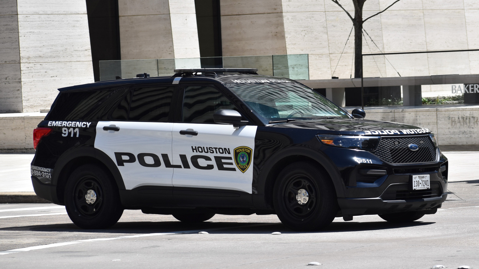 Why Are So Many Of America’s Police Cars Fords? – SlashGear