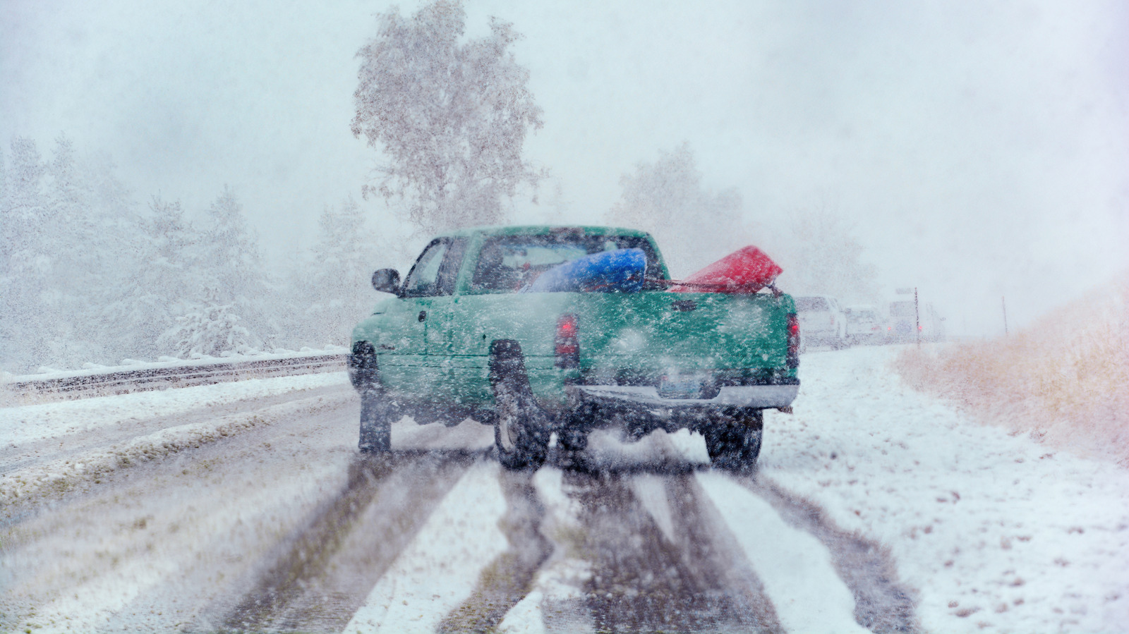 Should You Add Weight To Your Truck Bed For Extra Traction In Winter? – SlashGear