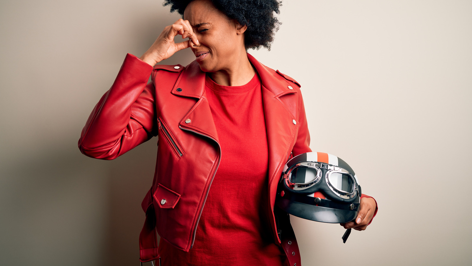 4 Ways To Keep Your Motorcycle Helmet Smelling Fresh – SlashGear