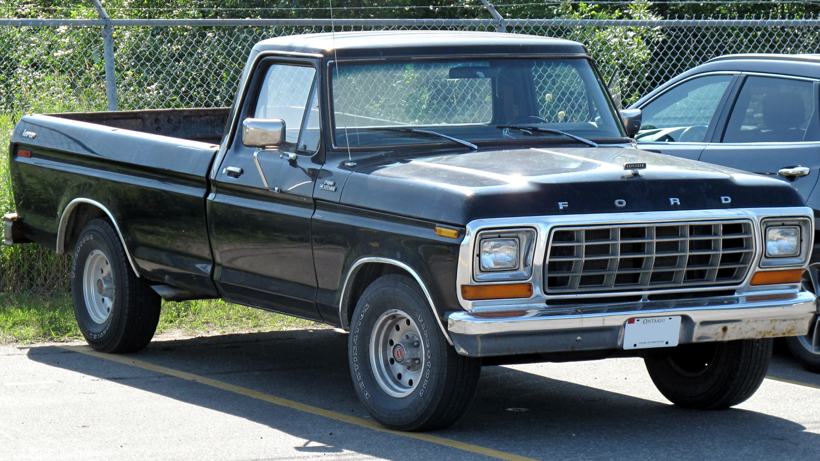 The Biggest Differences Between 1979 Ford F-Series And Chevrolet C/K Classic Pickup Trucks – SlashGear