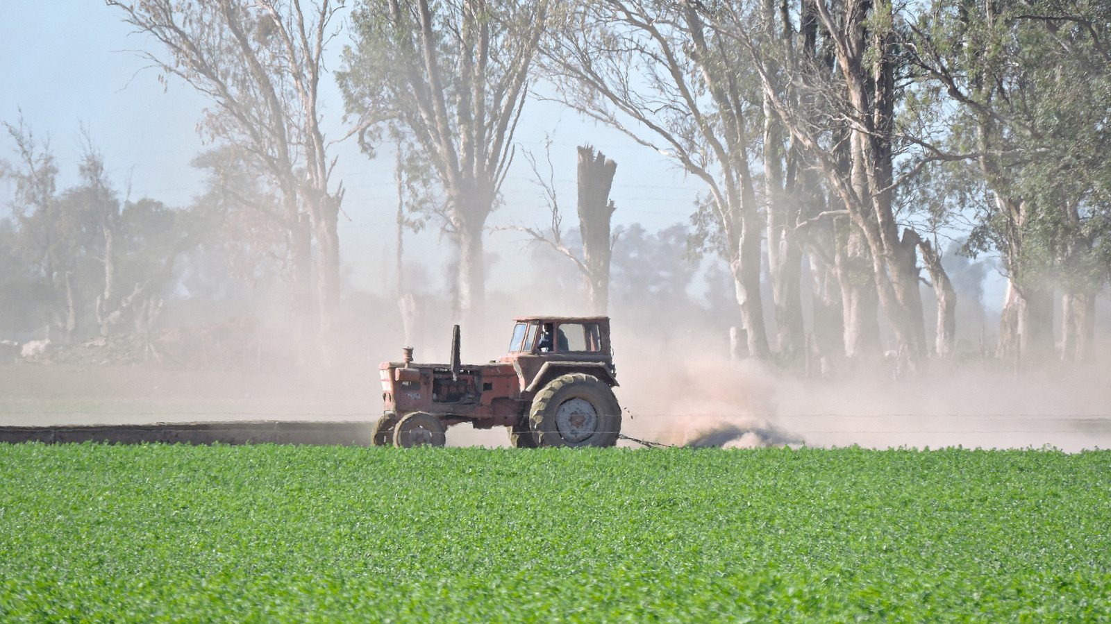 This Farmer Is Fighting High Gas Prices By Fueling His Tractors With Trash – SlashGear