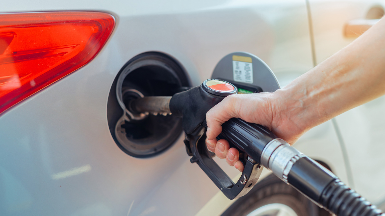 Gas Station ‘War’ Drops Prices To Just 97 Cents A Gallon For Some Lucky Drivers – SlashGear