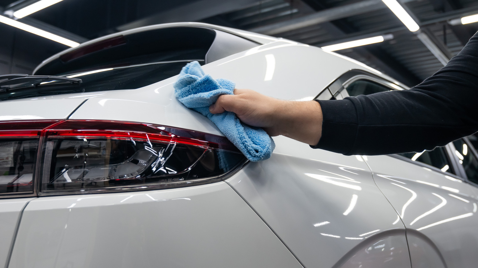 Why Microfiber Towels Should Be Thrown Out After Hitting The Ground – CarScoops