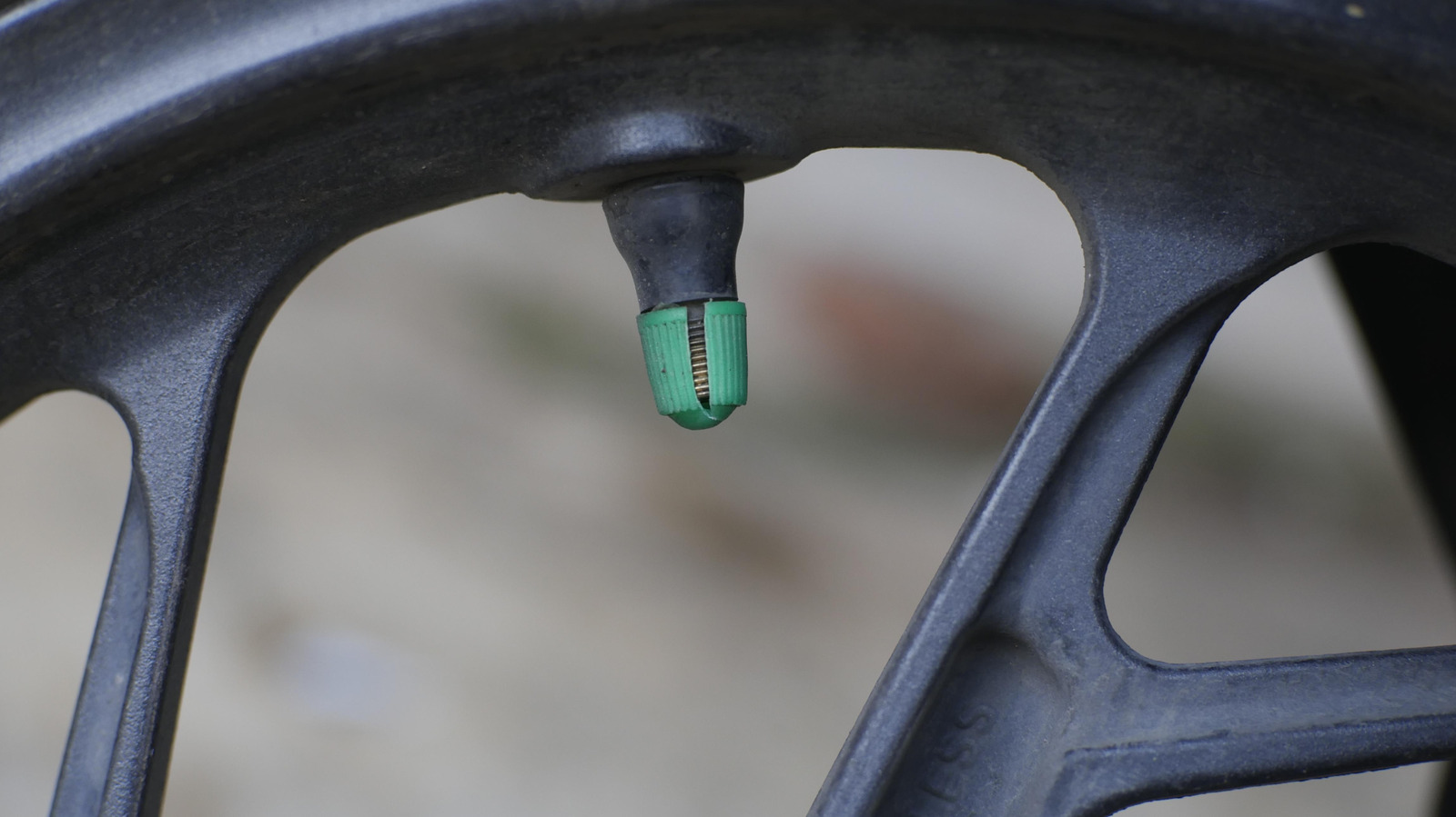 Yes, You Can Fill Motorcycle Tires With Nitrogen – But Should You? – SlashGear