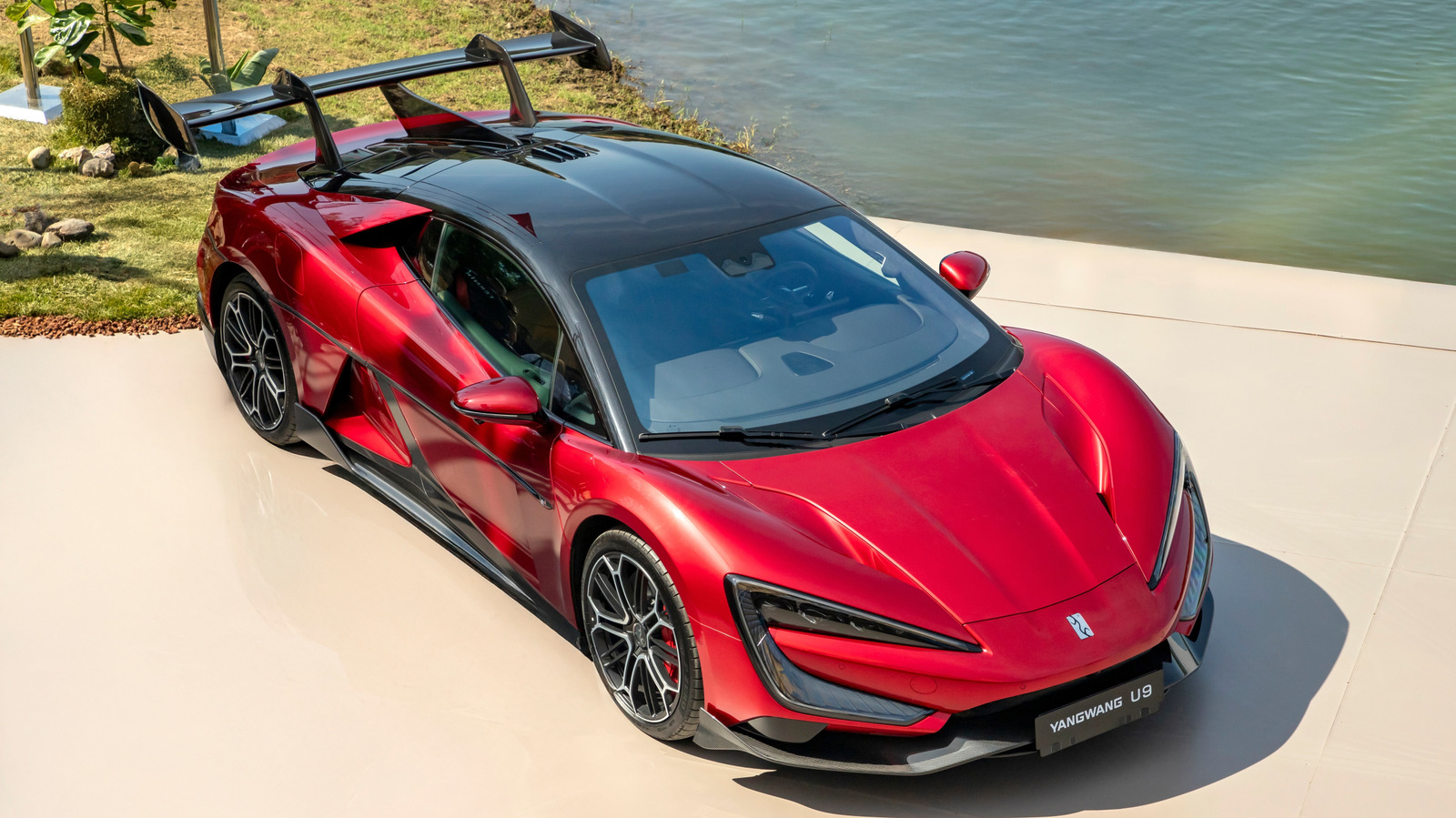 We Drive China’s First-Ever Super Car, And Boy Do We Have Thoughts | Review: YangWang U9 – CarScoops
