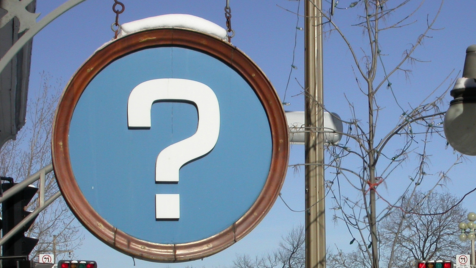 What Does A Blue Road Sign With A Question Mark Mean? – SlashGear
