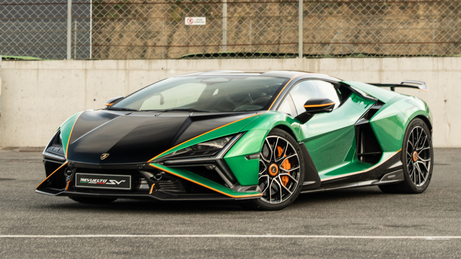Lamborghini’s Revuelto SV Has More Power, But That’s Not What Makes It So Much Better – SlashGear