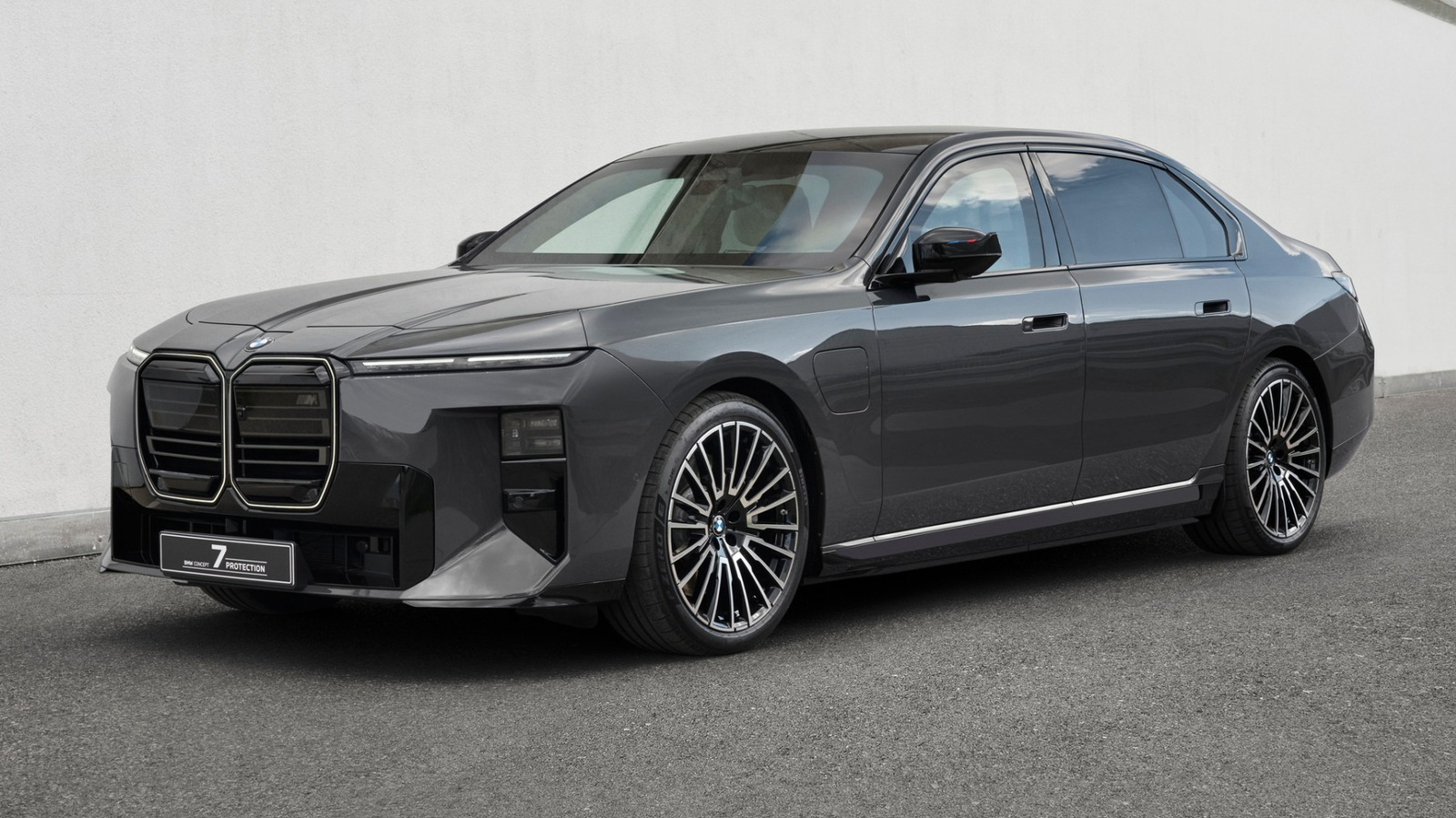 BMW’s New Armored 7 Series Is Built For Handguns, Not Grenades – CarScoops