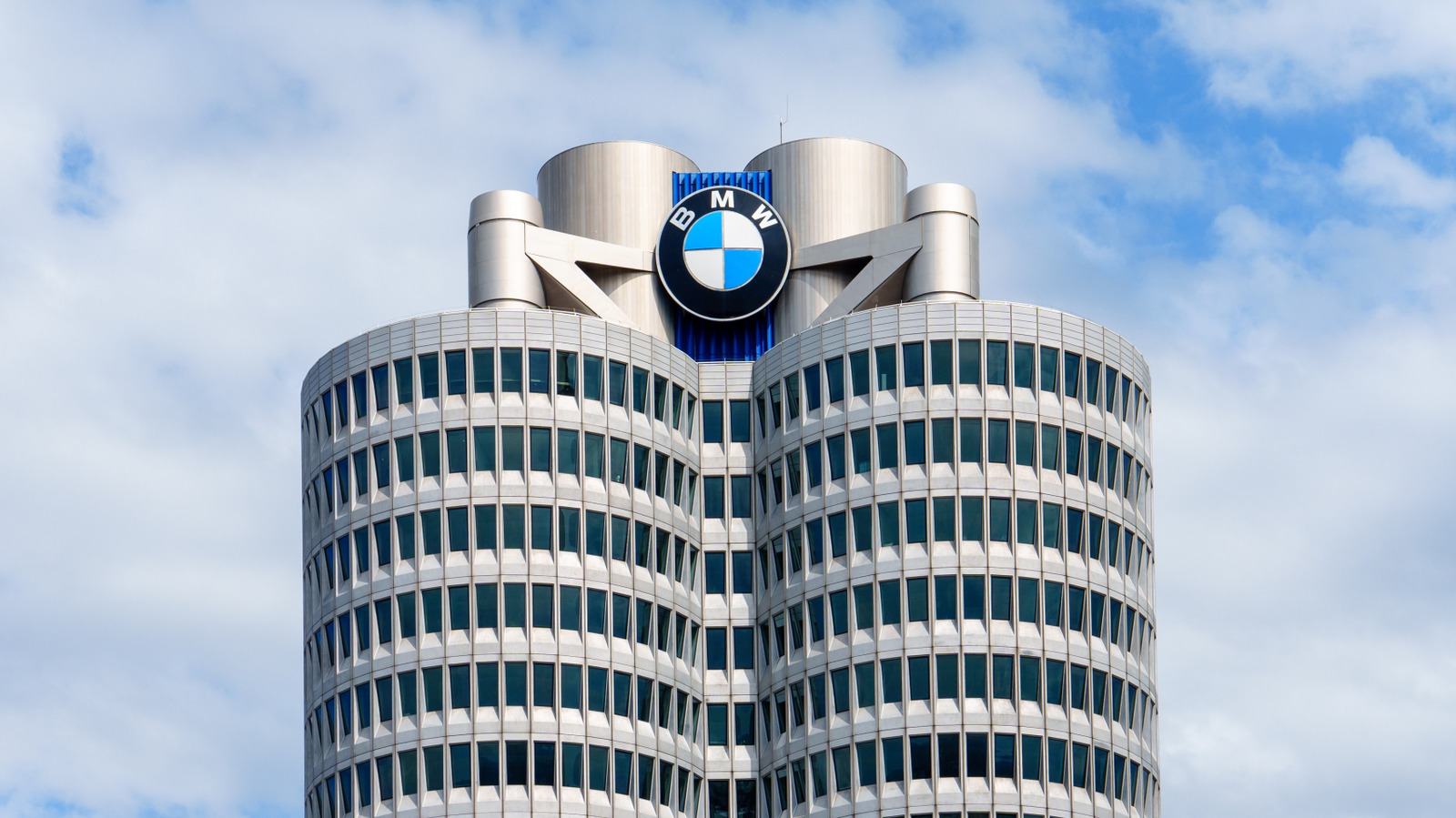 BMW ‘Turbo Bonus’ Offers Employees Up To $730,000 To Quit – CarScoops
