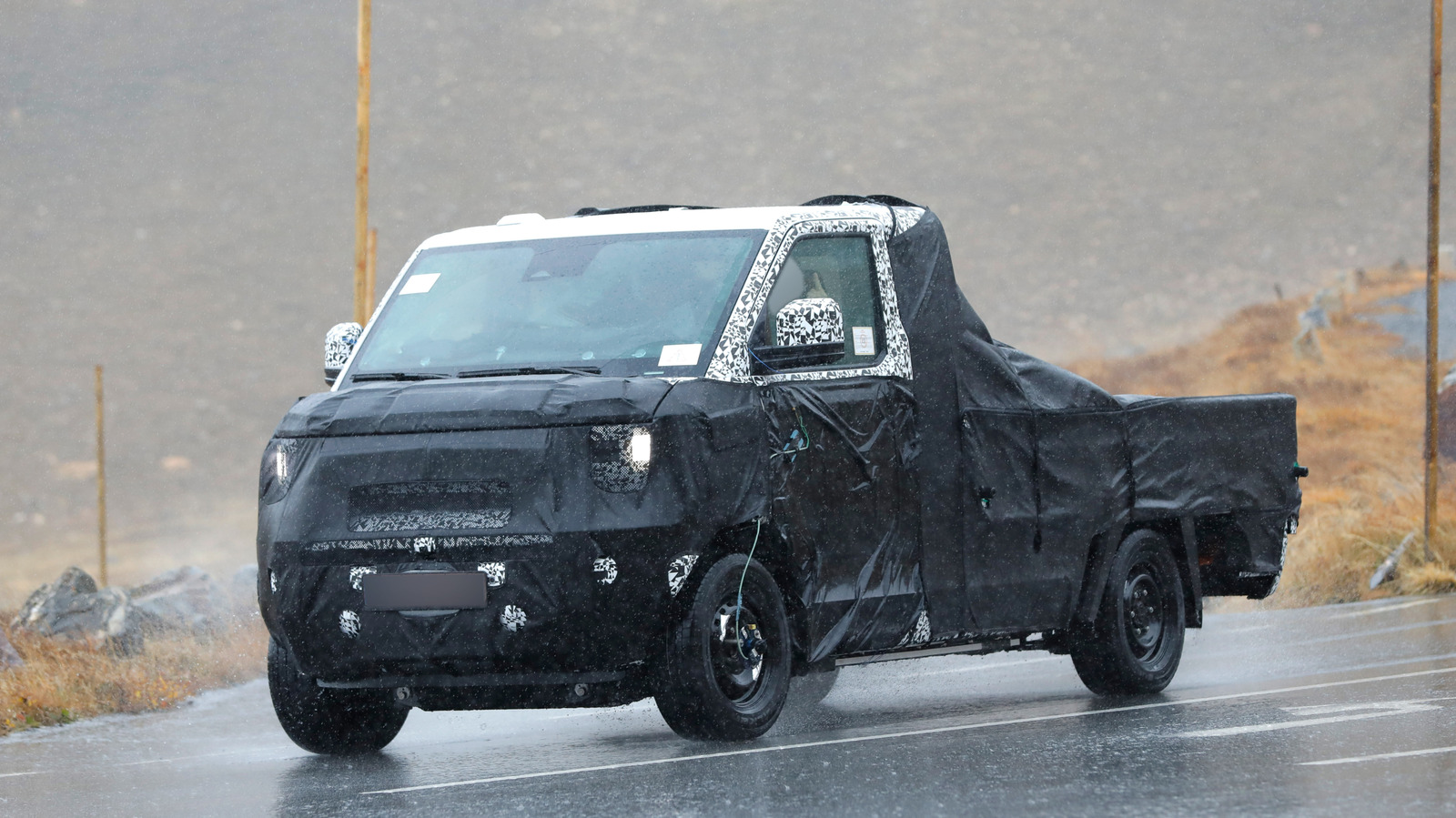 Hyundai’s EV Mini-Truck Caught In Testing: Can It Be Both Cheap And Cheerful? – SlashGear
