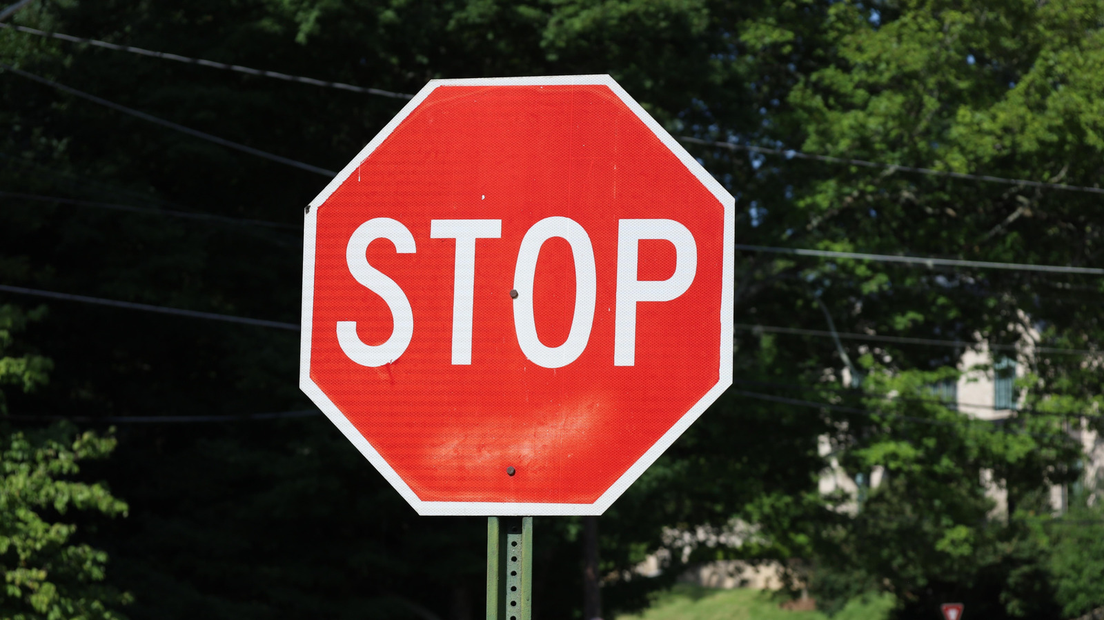 Stop Signs Used To Be Yellow – Here’s When (And Why) The US Made The Switch To Red – SlashGear