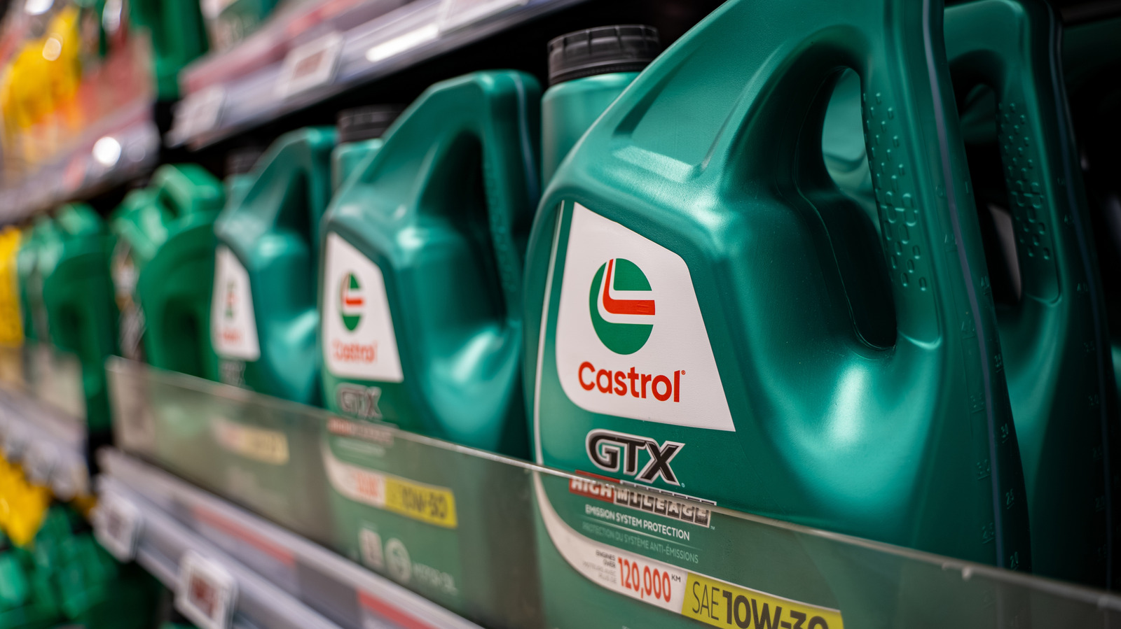 Are Motor Oil And Engine Oil The Same Thing? – SlashGear