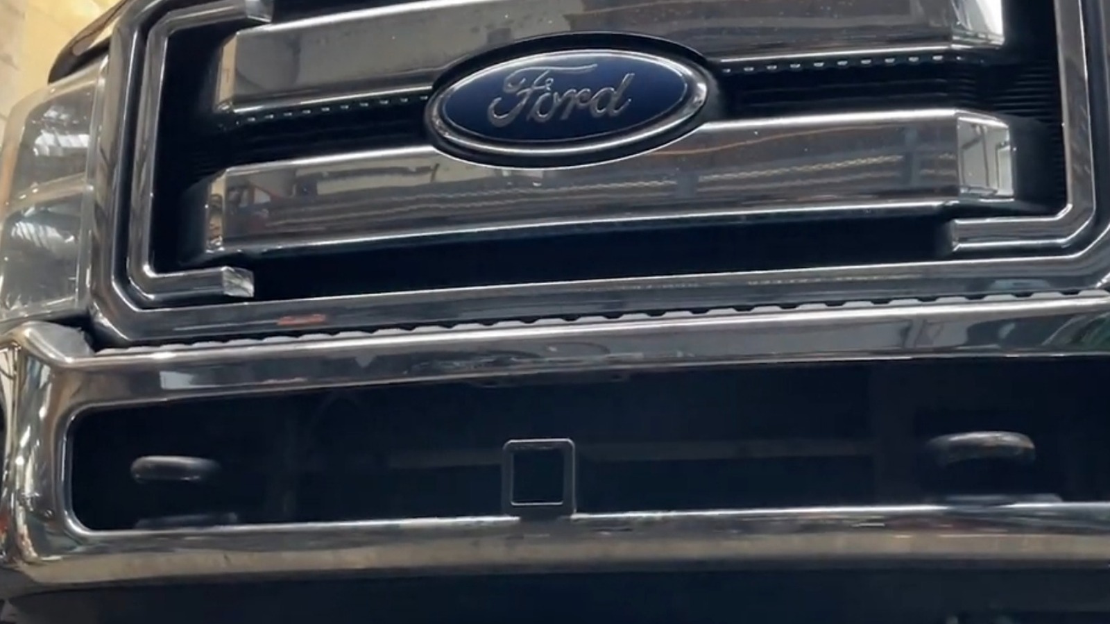 Why Do Some Pickup Trucks Have A Hitch On The Front? – SlashGear
