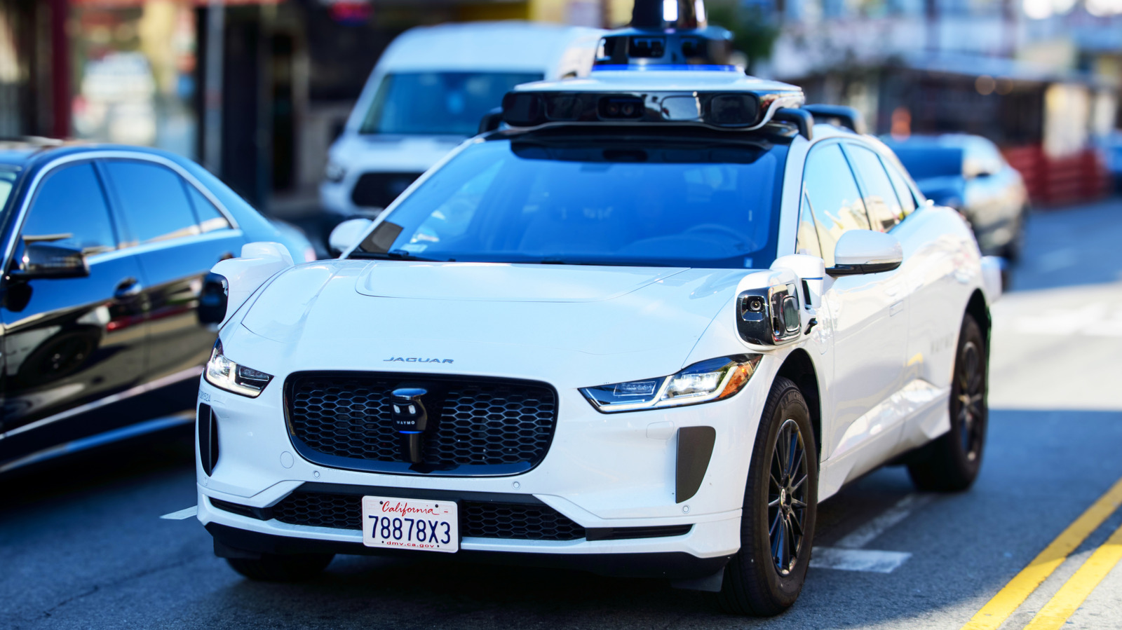 The NHTSA Wants Custom Lights To Identify Driverless Cars – SlashGear
