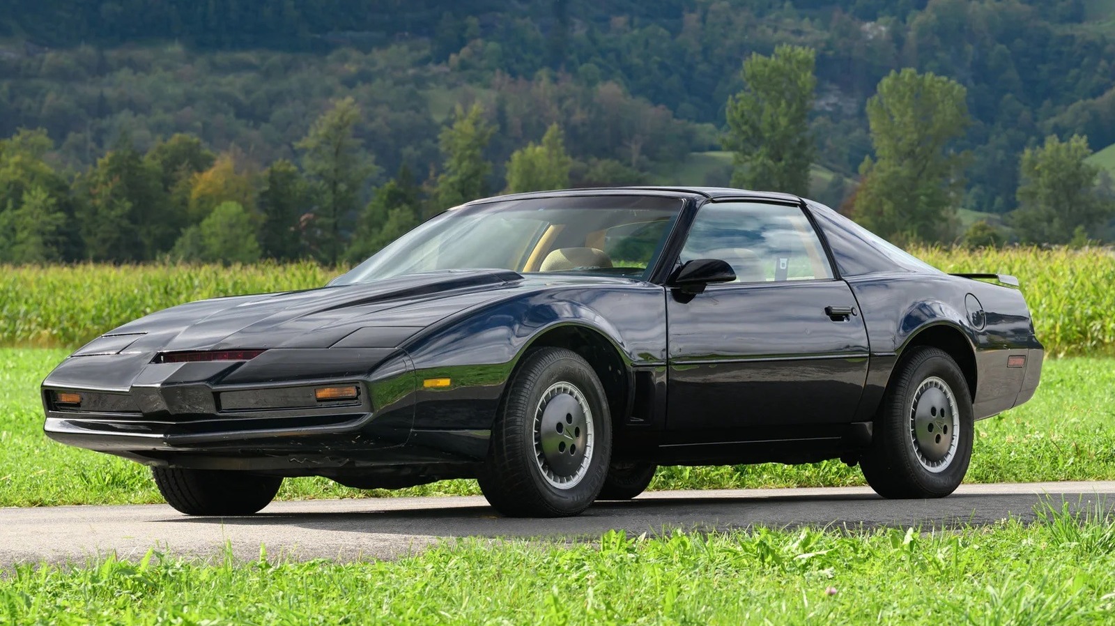 David Hasselhoff’s Stolen KITT Replica Recovered By Interpol, Now It Could Be Yours – CarScoops